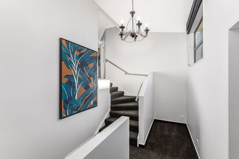 Photo of property in 38 Tongariro Drive, Aotea, Porirua, 5024