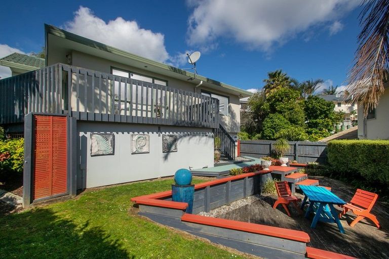Photo of property in 1/4 De Havilland Drive, Goodwood Heights, Auckland, 2105