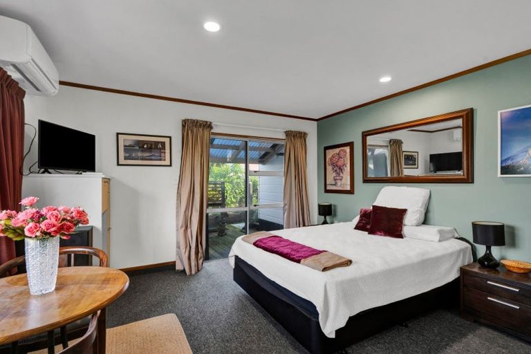 Photo of property in 11 Dieffenbach Street, Opunake, 4616