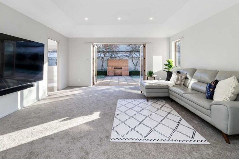 Photo of property in 152 Ilam Road, Ilam, Christchurch, 8041