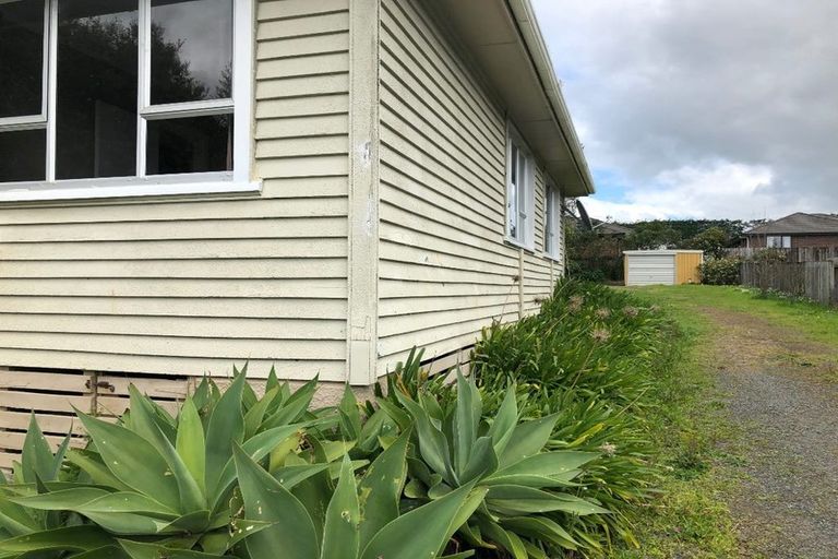 Photo of property in 11 Pukemiro Road, Te Kamo, Whangarei, 0112