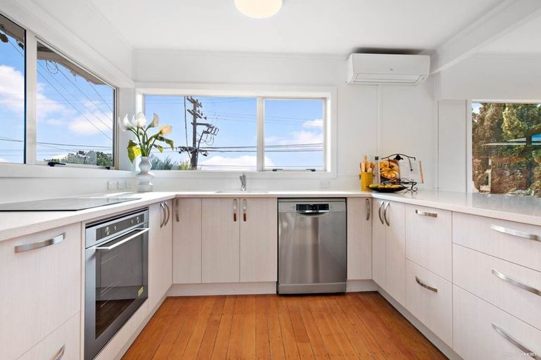 Photo of property in 2/110 Sylvan Avenue, Northcote, Auckland, 0627