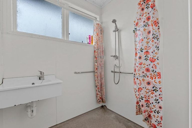 Photo of property in 14 Tatariki Street, Rosehill, Papakura, 2113