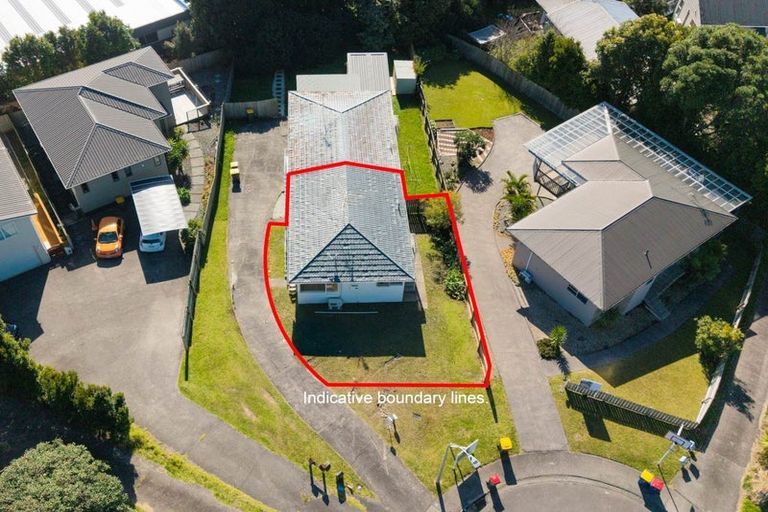 Photo of property in 1/20 Celeste Place, Totara Vale, Auckland, 0627