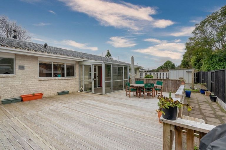 Photo of property in 8 Paretai Grove, Waikanae, 5036