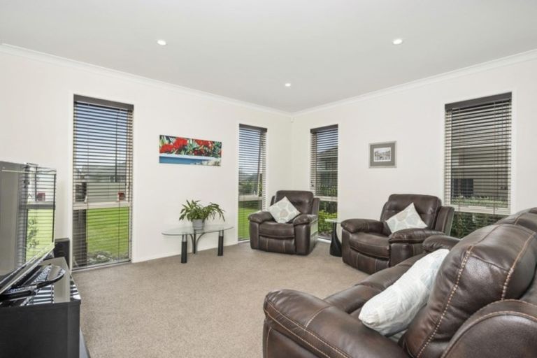 Photo of property in 77 Sandhurst Drive, Papamoa Beach, Papamoa, 3118