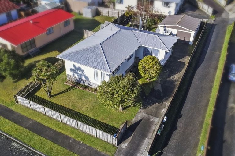 Photo of property in 15 Stockdale Street, Wainuiomata, Lower Hutt, 5014