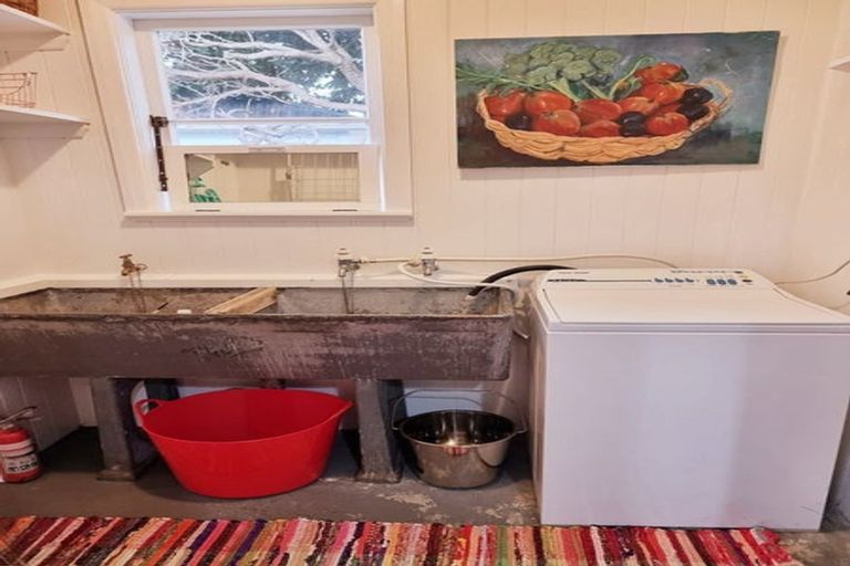 Photo of property in 3 Brown Grove, Fairfield, Lower Hutt, 5011