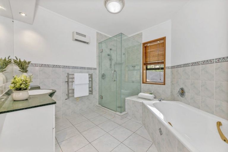 Photo of property in 16 Tainui Road, Cockle Bay, Auckland, 2014