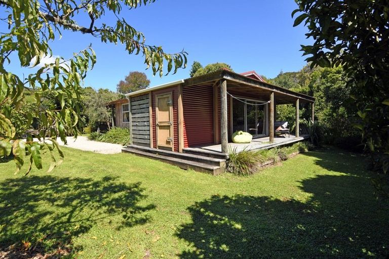 Photo of property in 15 Tukurua Road, Parapara, Takaka, 7182