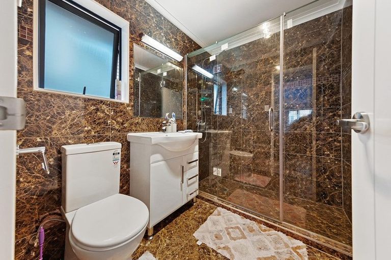 Photo of property in 102 Carruth Road, Papatoetoe, Auckland, 2025