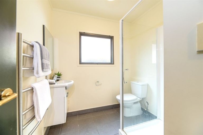 Photo of property in 18 Matakatia Parade, Matakatia, Whangaparaoa, 0930