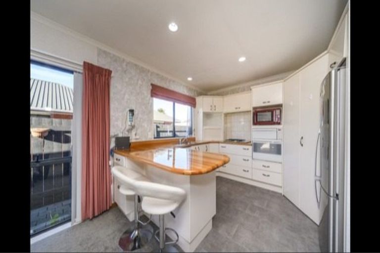 Photo of property in 134 College Street, Awapuni, Palmerston North, 4412
