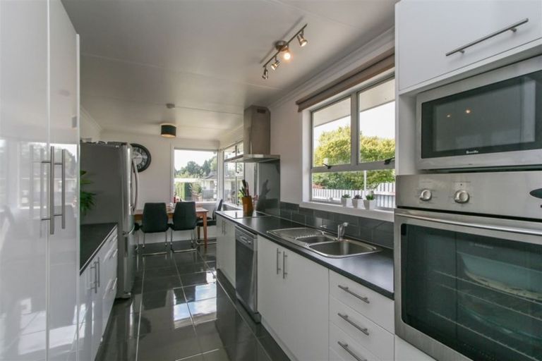 Photo of property in 3 Karaka Street, Inglewood, 4330