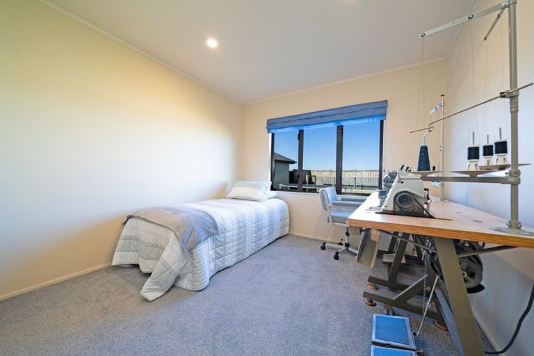 Photo of property in 16 Harris Place, Ngatea, 3503