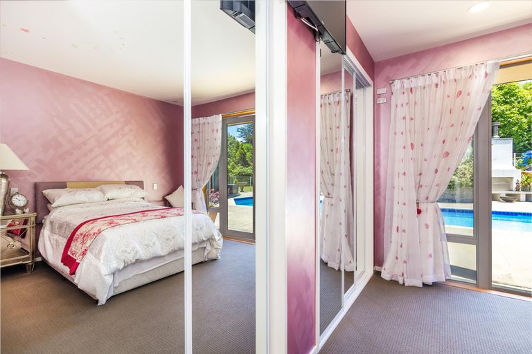 Photo of property in 5 Cameron Drive, Acacia Bay, Taupo, 3385