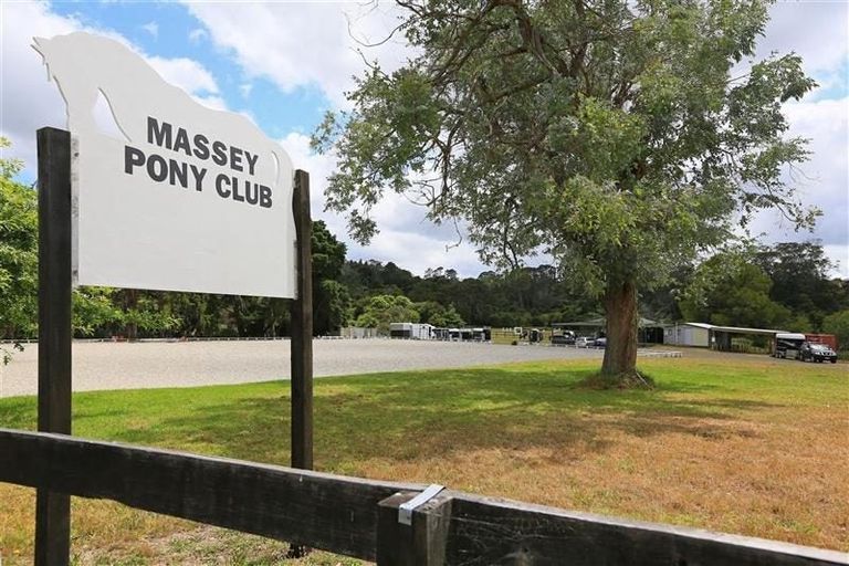 Photo of property in 82 Glen Road, Ranui, Auckland, 0612