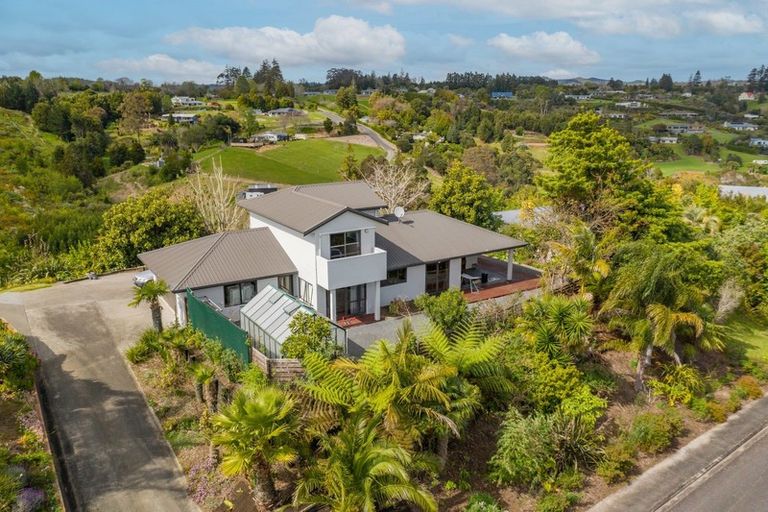 Photo of property in 37 Rarere Terrace, Kerikeri, 0230