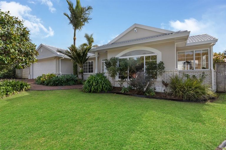 Photo of property in 13 Westminster Gardens, Unsworth Heights, Auckland, 0632