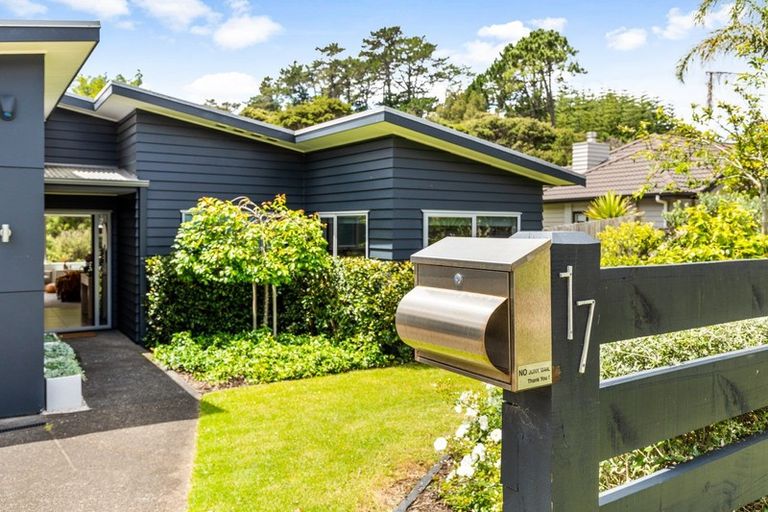 Photo of property in 17 Kunzea Place, Greenhithe, Auckland, 0632