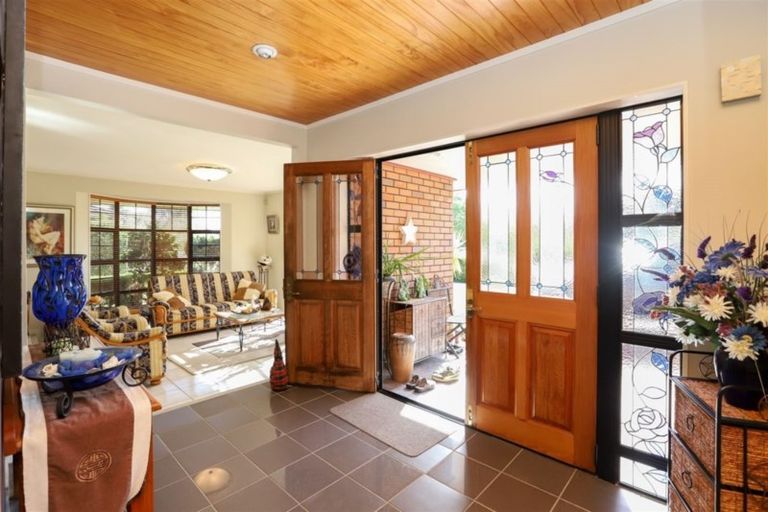 Photo of property in 2 Crowden Place, Harrowfield, Hamilton, 3210