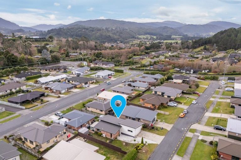 Photo of property in 7 Diamond Grove, Brown Owl, Upper Hutt, 5018