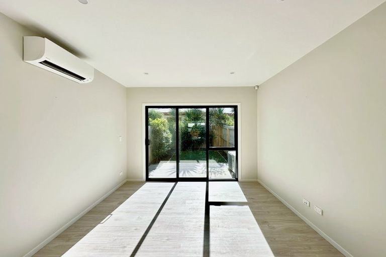 Photo of property in 5/644 Te Atatu Road, Te Atatu Peninsula, Auckland, 0610