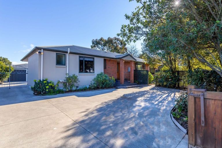 Photo of property in 2 Azalea Close, Templeton, Christchurch, 8042
