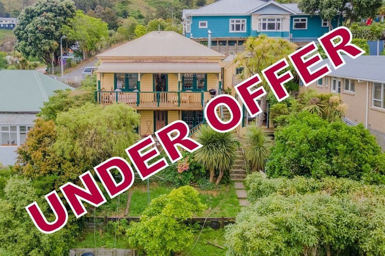 Photo of property in 2 Shackleton Terrace, Lyttelton, 8082