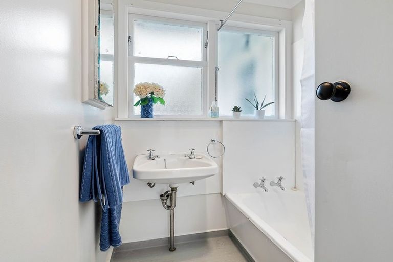 Photo of property in 101 Waihora Crescent, Waitangirua, Porirua, 5024