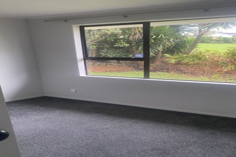 Photo of property in 41 Lavelle Road, Henderson, Auckland, 0612