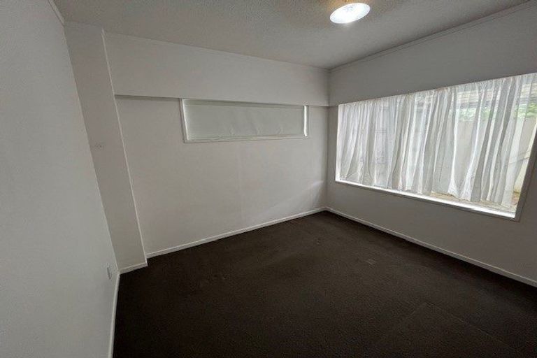 Photo of property in 1/57 Butley Drive, Farm Cove, Auckland, 2012