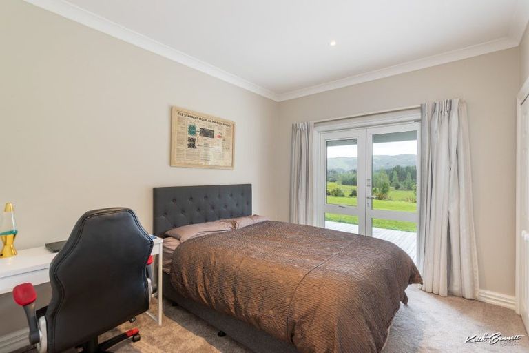 Photo of property in Rovale Estate, 123c Johnsons Road, Whitemans Valley, Upper Hutt, 5371
