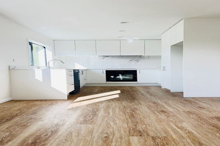 Photo of property in 4 Medina Place, Half Moon Bay, Auckland, 2012