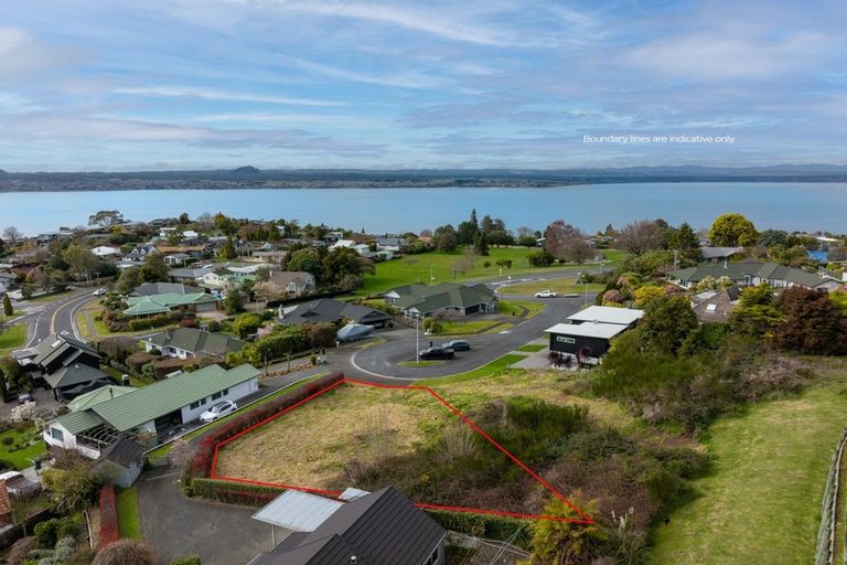 Photo of property in 6 Krissell Place, Acacia Bay, Taupo, 3330
