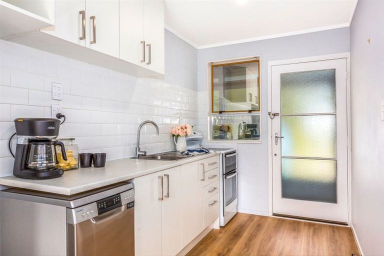 Photo of property in 42b Hicks Close, Whitby, Porirua, 5024