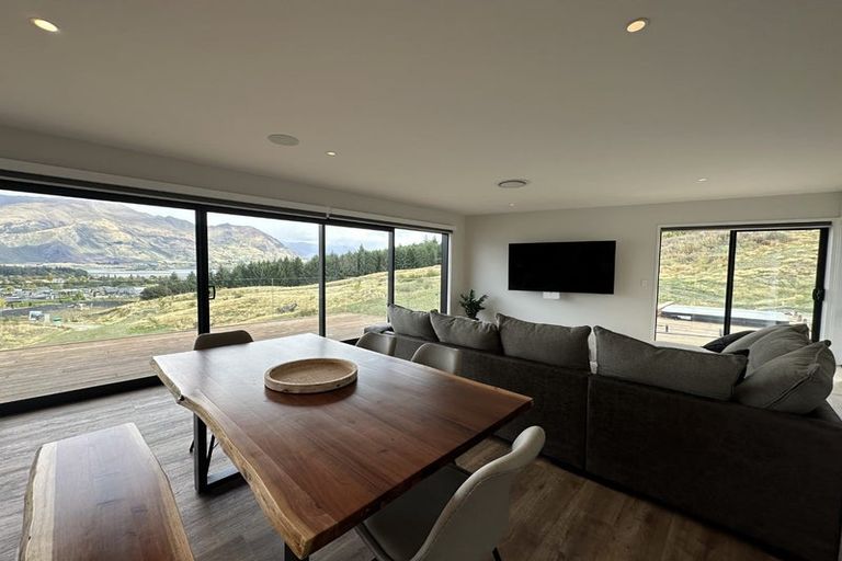 Photo of property in 13 Akitu Rise, Wanaka, 9305