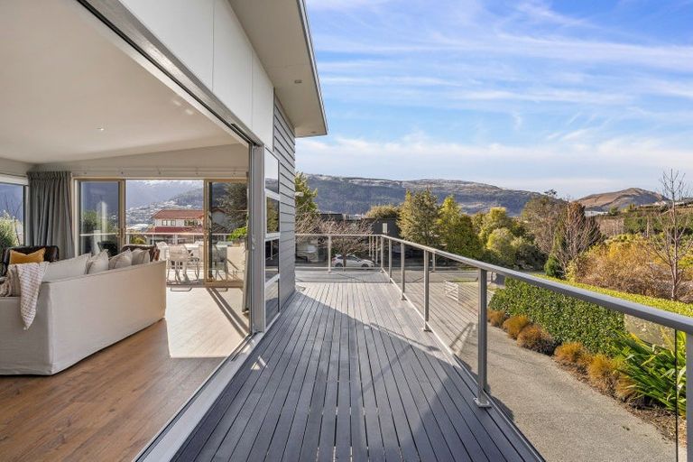 Photo of property in 73 Oregon Drive, Kelvin Heights, Queenstown, 9300