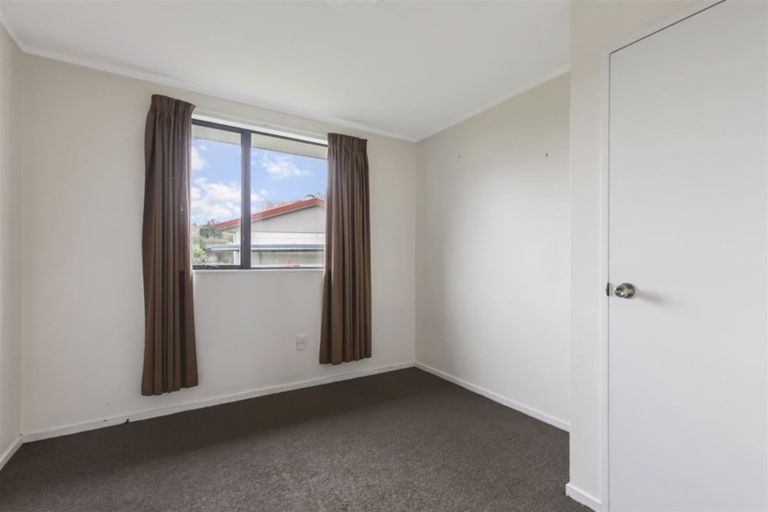 Photo of property in 2/61 Redcrest Avenue, Red Hill, Papakura, 2110