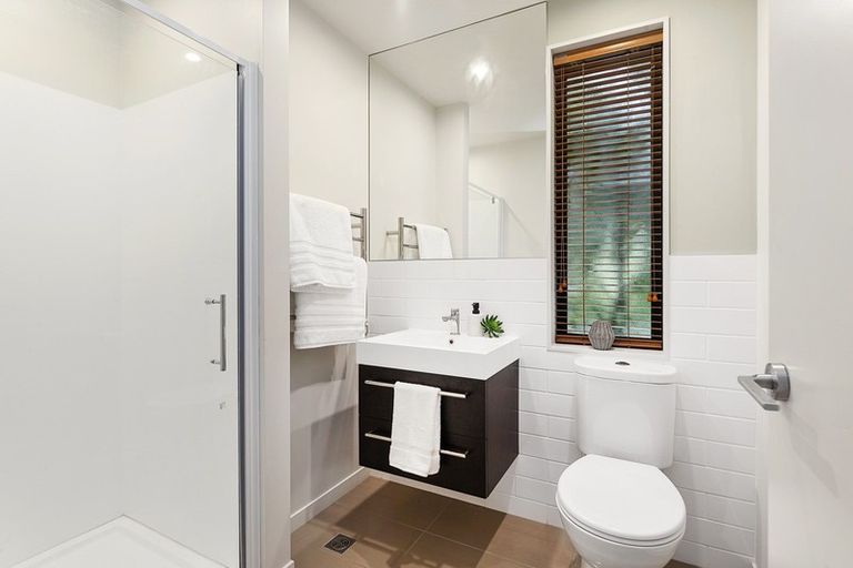 Photo of property in 1/8 Thatcher Crescent, Crofton Downs, Wellington, 6035