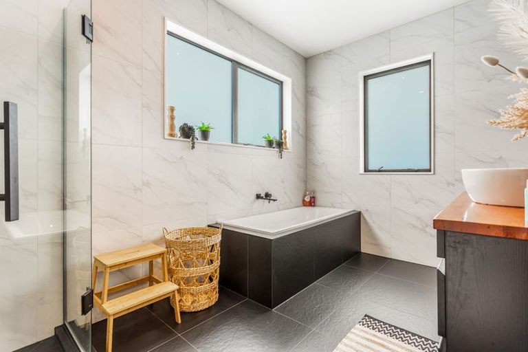 Photo of property in 7 Balthazar Road, Kumeu, 0810