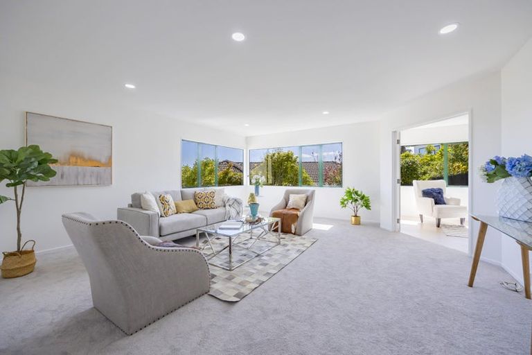 Photo of property in 16 Taroka Close, Pinehill, Auckland, 0632