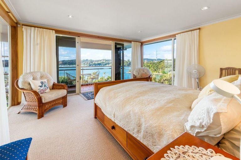 Photo of property in 18 Kaha Place, Russell, 0272