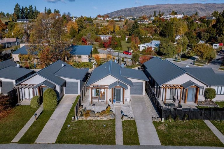 Photo of property in 206 Warren Street, Wanaka, 9305