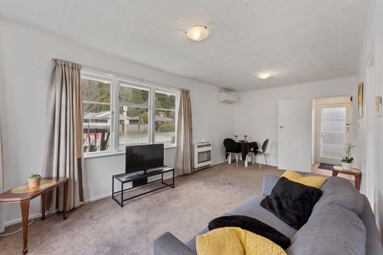 Photo of property in 1/3 Lane Street, Wallaceville, Upper Hutt, 5018