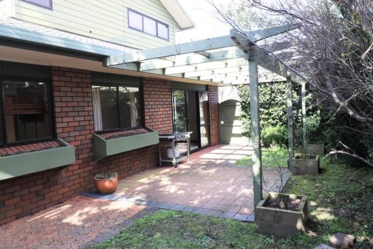Photo of property in 1/20a Old Lake Road, Narrow Neck, Auckland, 0622