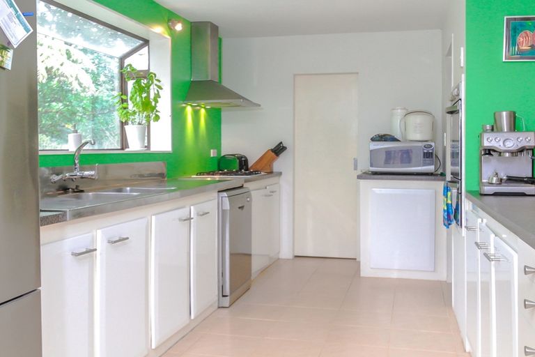 Photo of property in 61 Warner Park Avenue, Laingholm, Auckland, 0604