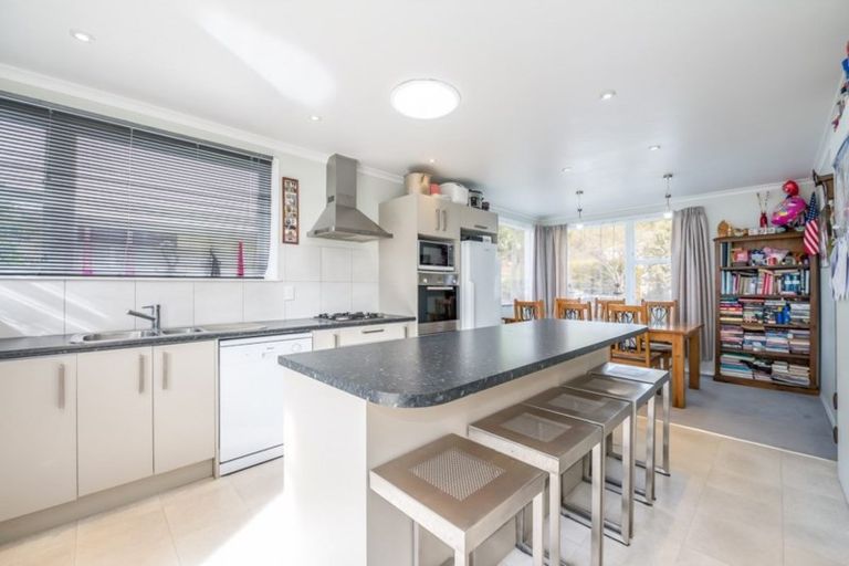 Photo of property in 18 Helvetia Grove, Naenae, Lower Hutt, 5011