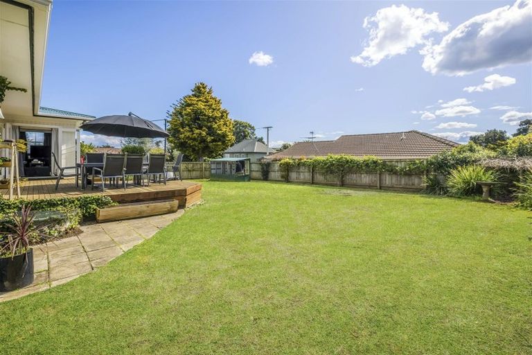 Photo of property in 35 Youngs Road, Papakura, 2110