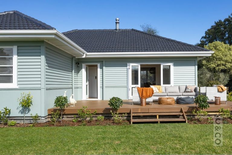 Photo of property in 29 Cambridge Road, Riverhead, 0820